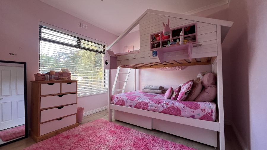 4 Bedroom Property for Sale in Flamingo Vlei Western Cape